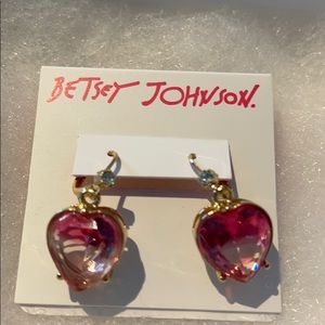 💘💘💘Betsy Johnson beautiful 💖 earrings ❤️🎁😍